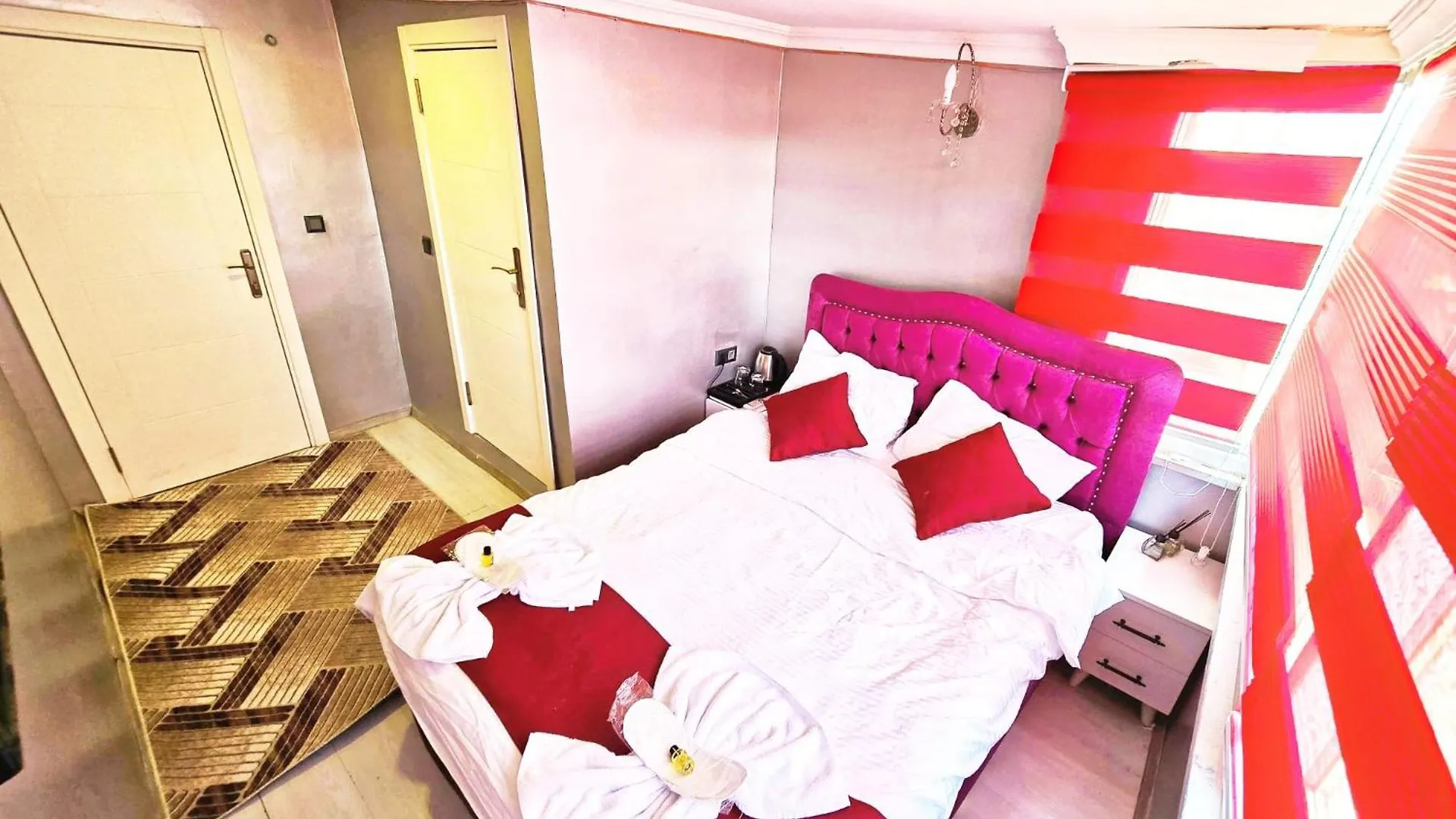 Taksim The Center Hotel 이스탄불 0*,